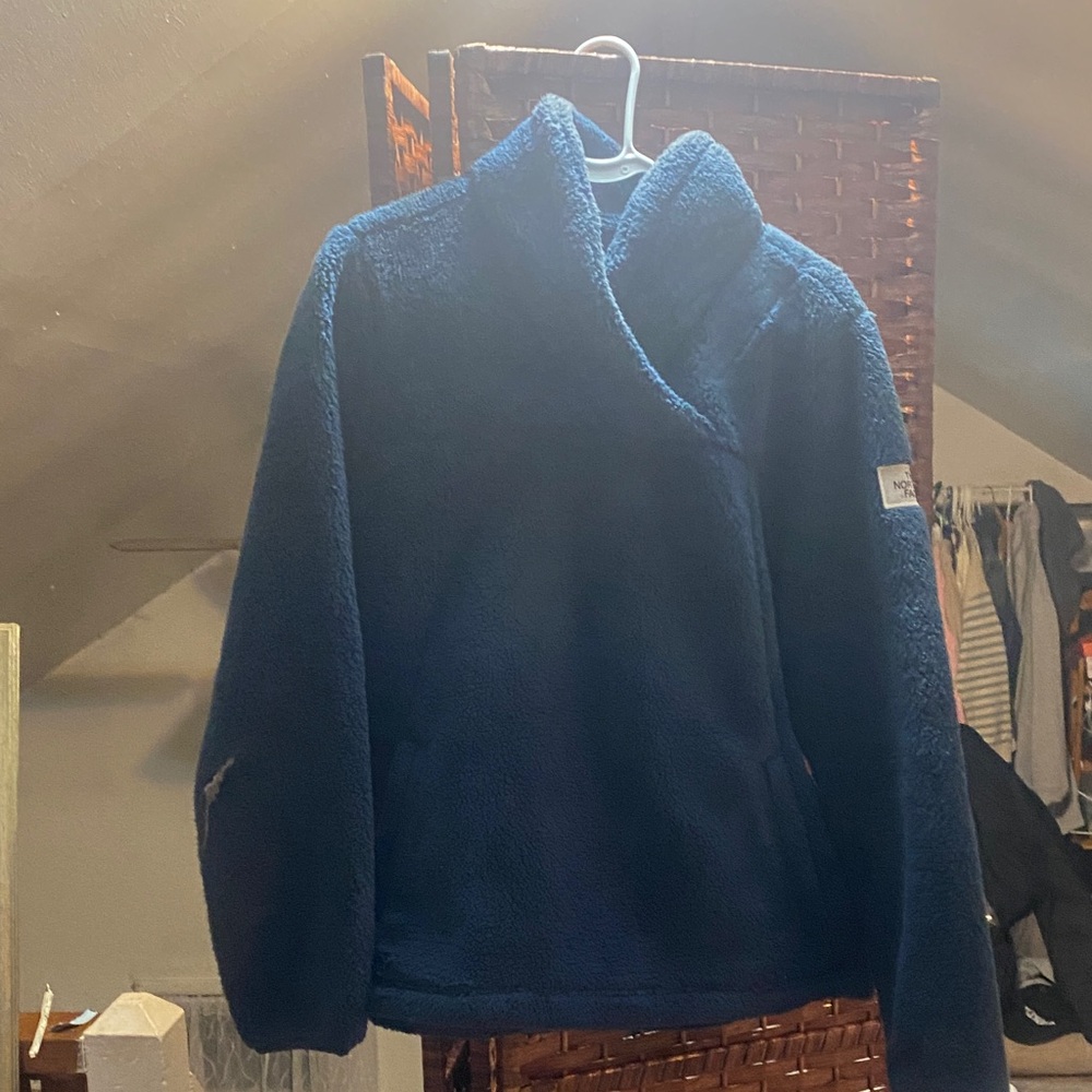 The North Face Women's Navy Fleece Sweater
